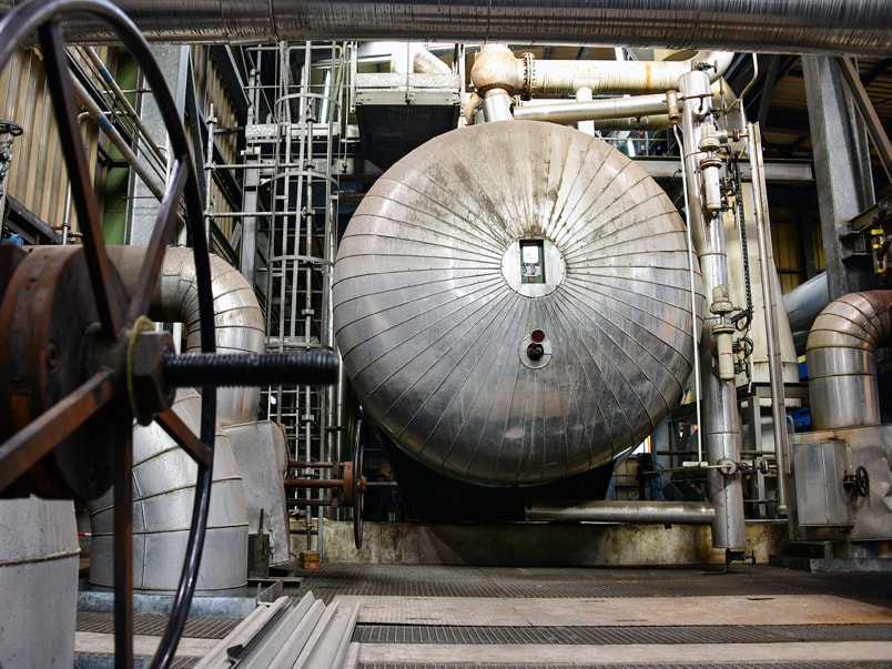 Um dos reservatórios de água, chamado de tanque de armazenamento, da usina de Bois-Rouge © Jérôme Boyer