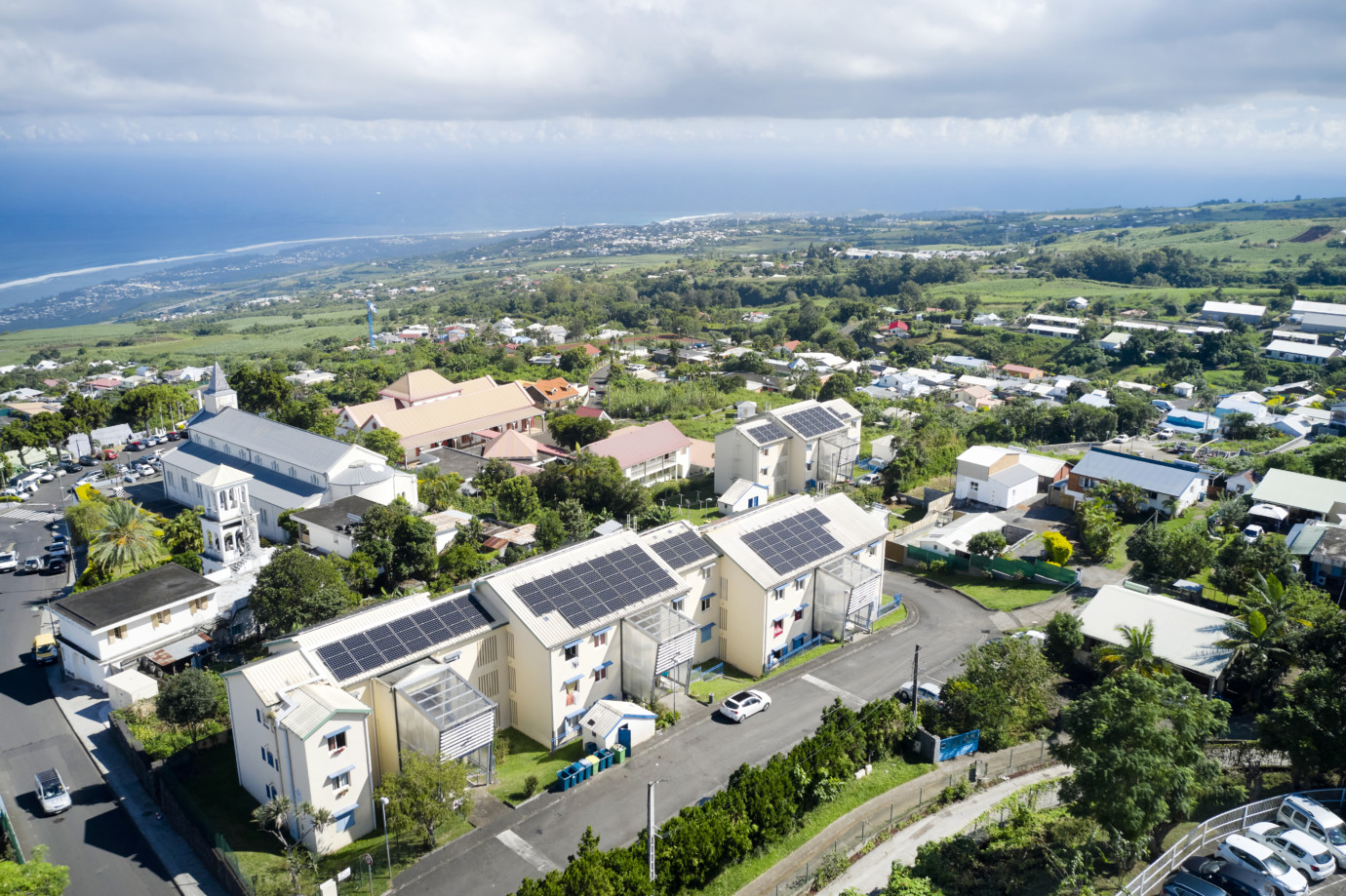 Centrales solaires en partenariat avec la SHLMR à La Réunion